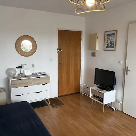 아파트 2 Pieces En Front De Avec Balcon, A 70m De La De - Fr-1-487-287