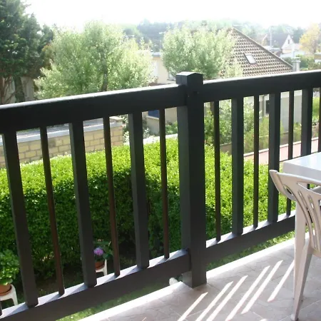 2 Pieces En Front De Avec Balcon, A 70m De La De Apartment *