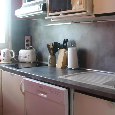 2 Pieces En Front De Avec Balcon, A 70m De La De - Fr-1-487-287 * Cabourg